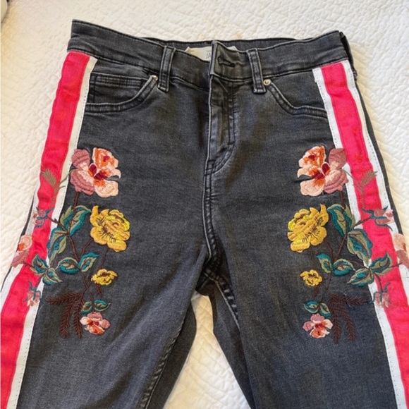 Topshop Jamie Dark Wash Jeans - Picture 2 of 5